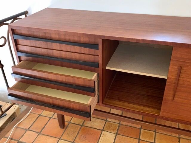 Sideboard in tek