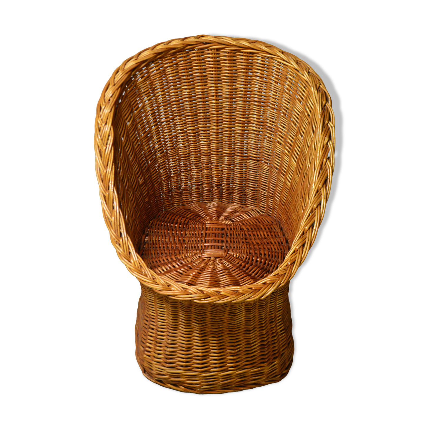 Vintage rattan armchair from the 60s/70s design