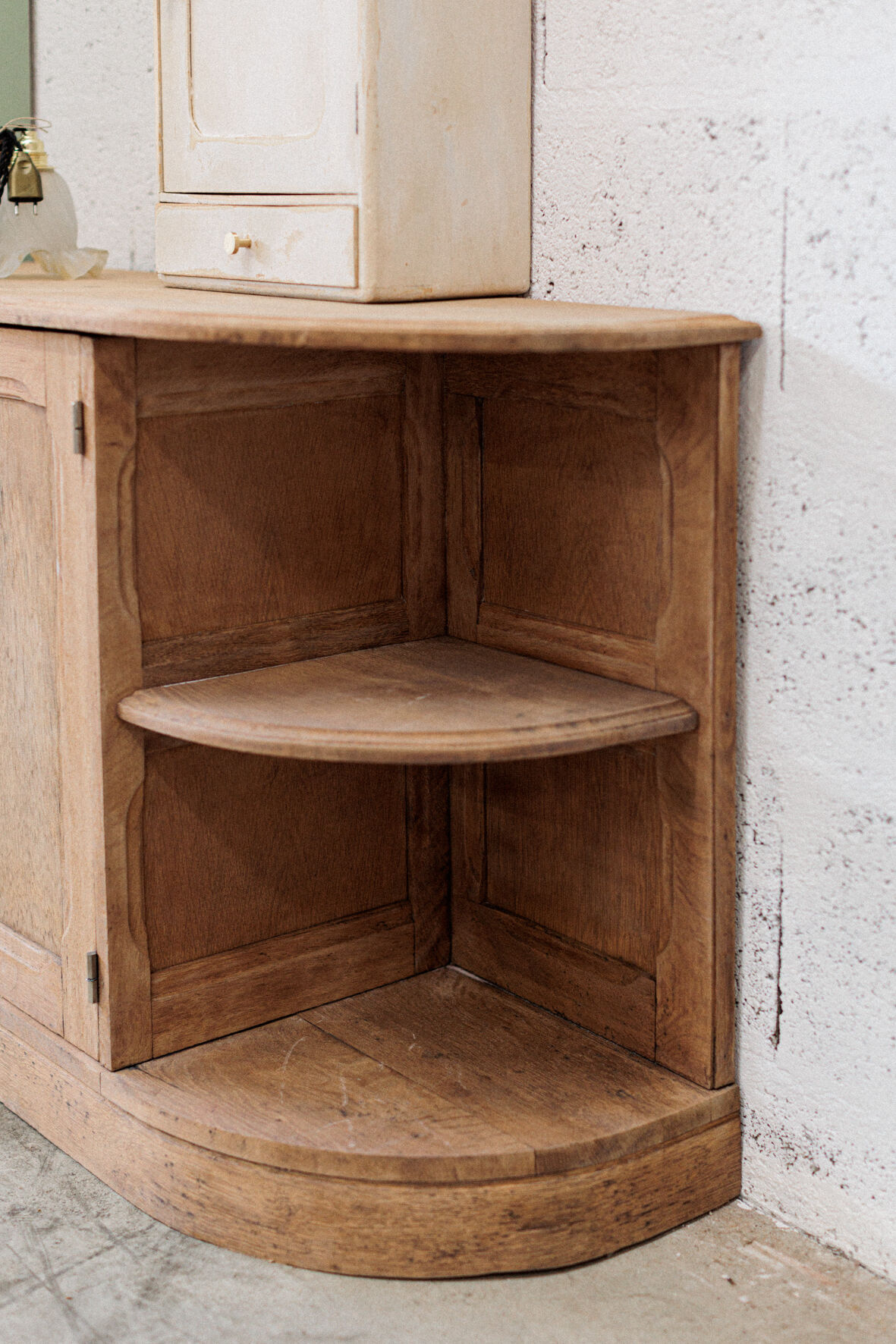 Country stocking furniture – rounded