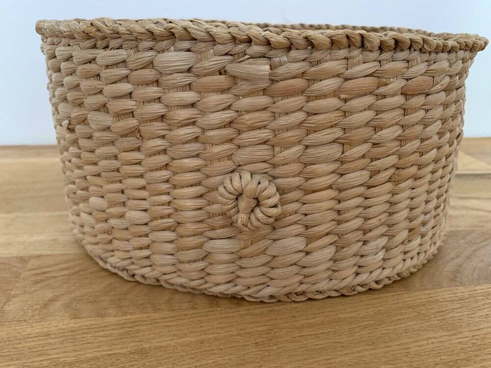 Small oval woven basket in natural blonde wicker — vintage, Czech Republic 1980s
