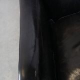 Luxurious and comfortable sheepskin armchair in a unique, stately black color