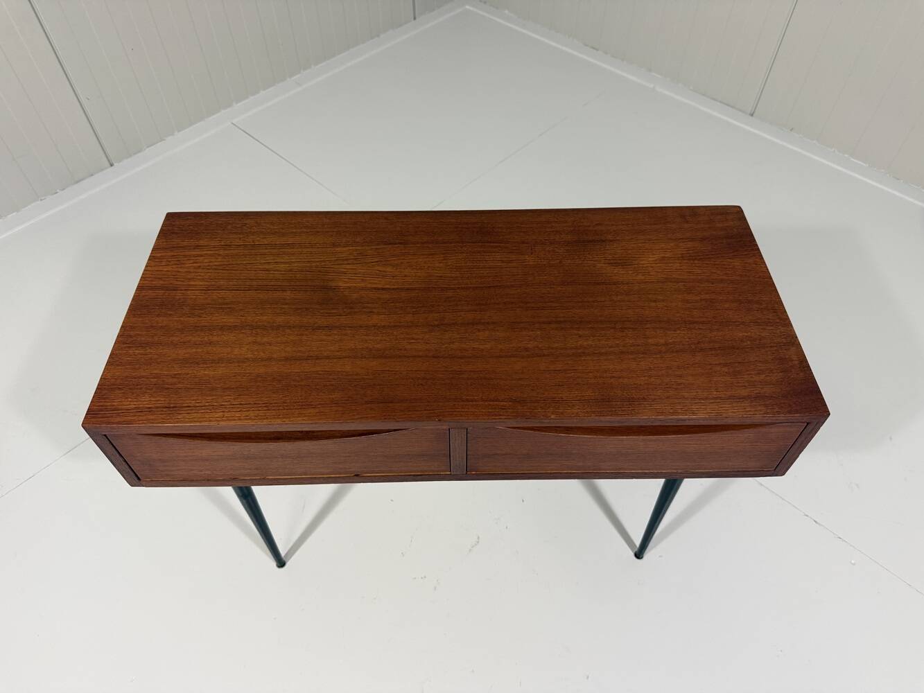 Table console latérale Asko Finland des années 1960.
