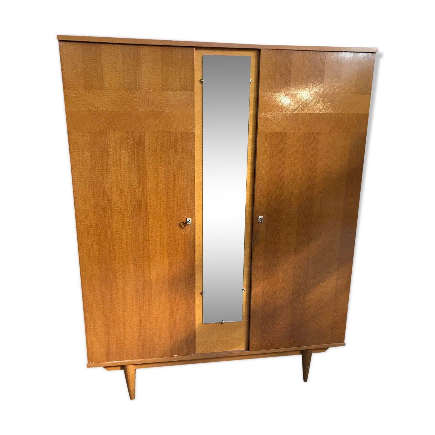 Double door wardrobe