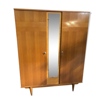 Double door wardrobe