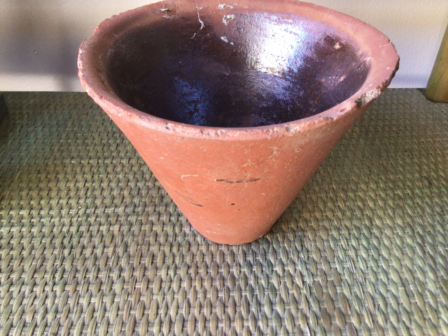 Brutalist resin pot