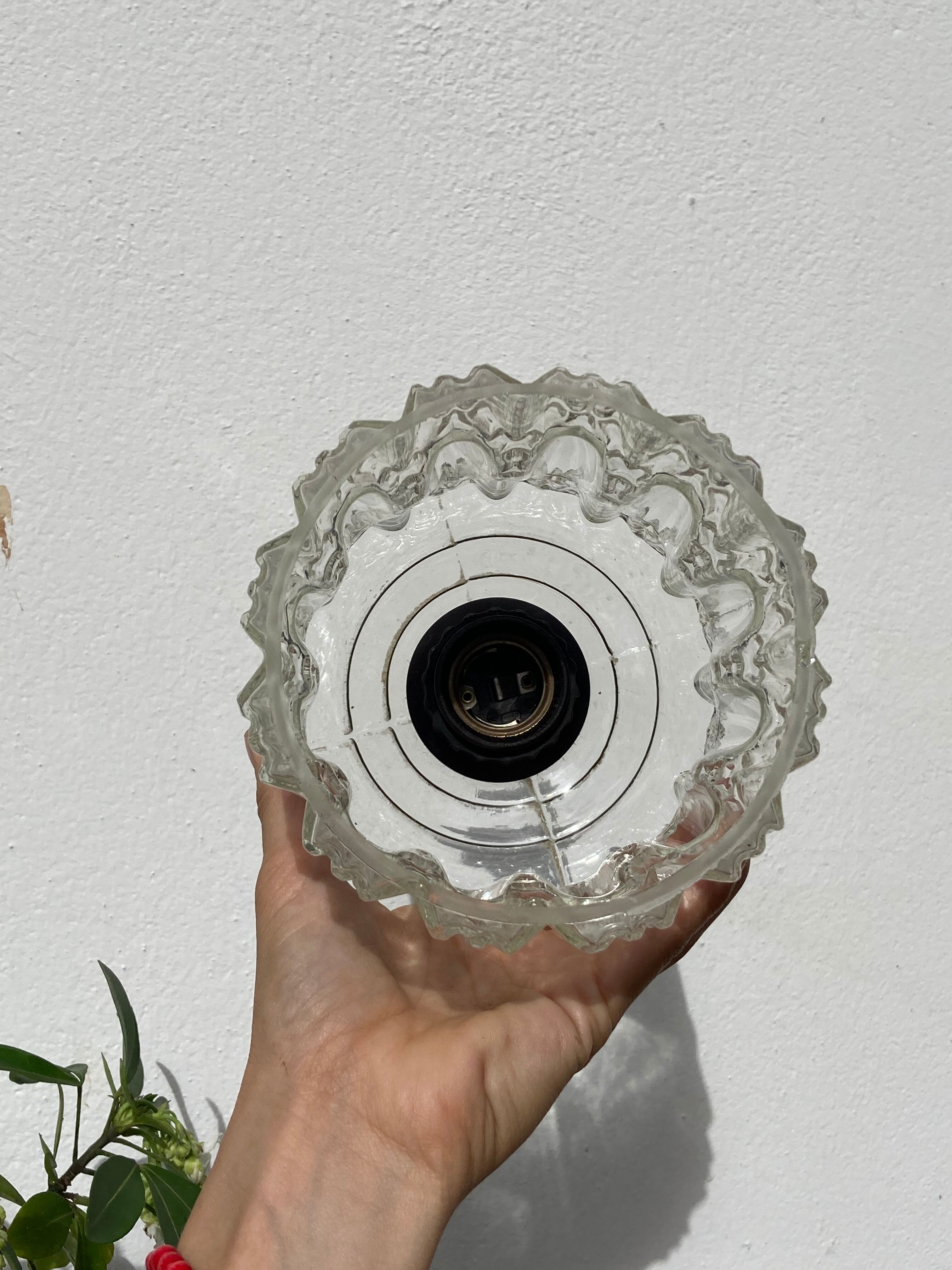 Suspension in molded glass 70s