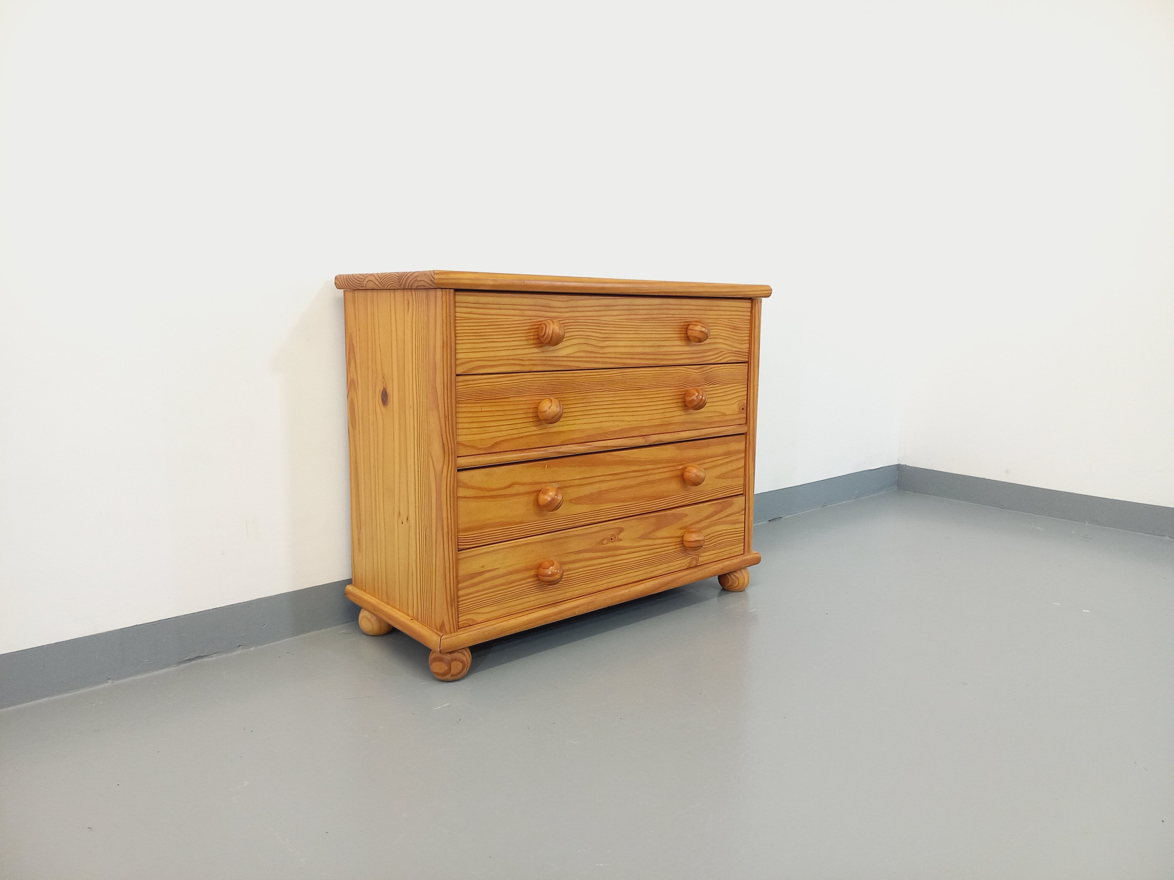 Commode en pin vintage des années 70