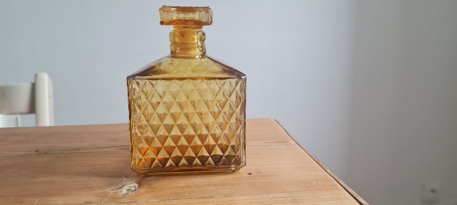 Carafe or amber glass bottle