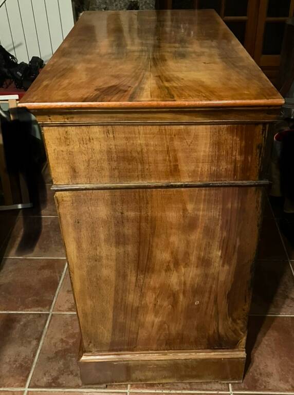 Commode malouine ancienne en ronce de noyer