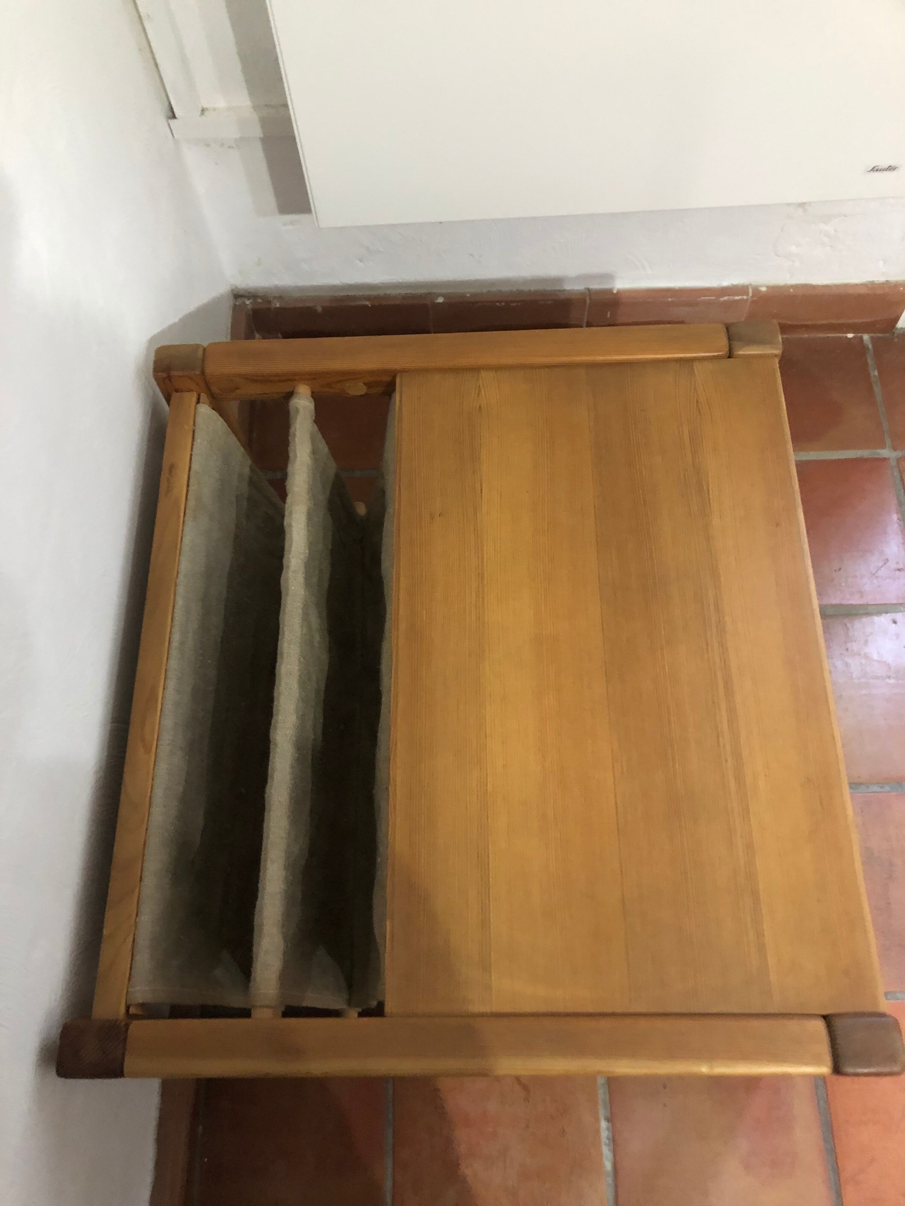 Coffee table pine magazine holder