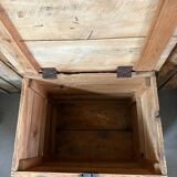 Old raw wood chest (renovated)