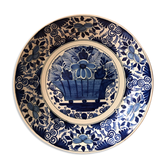 18th-century Delft earthenware plate