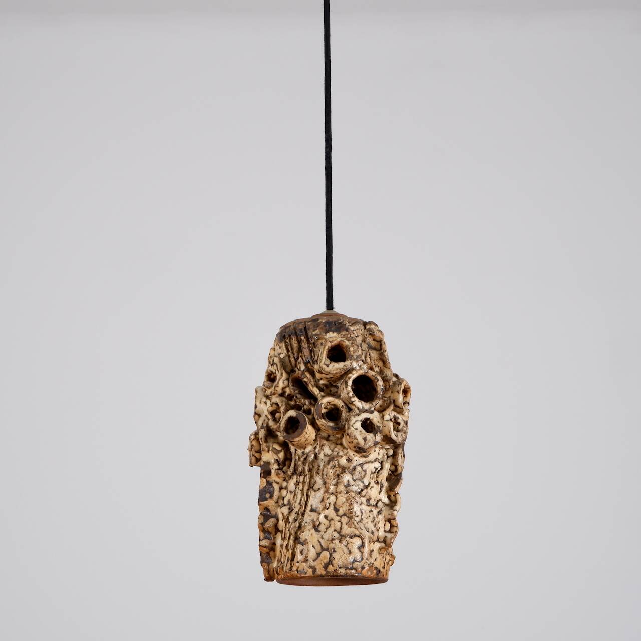 Lampes suspendues sculpturales en céramique par Bodil Marie Nielsen
