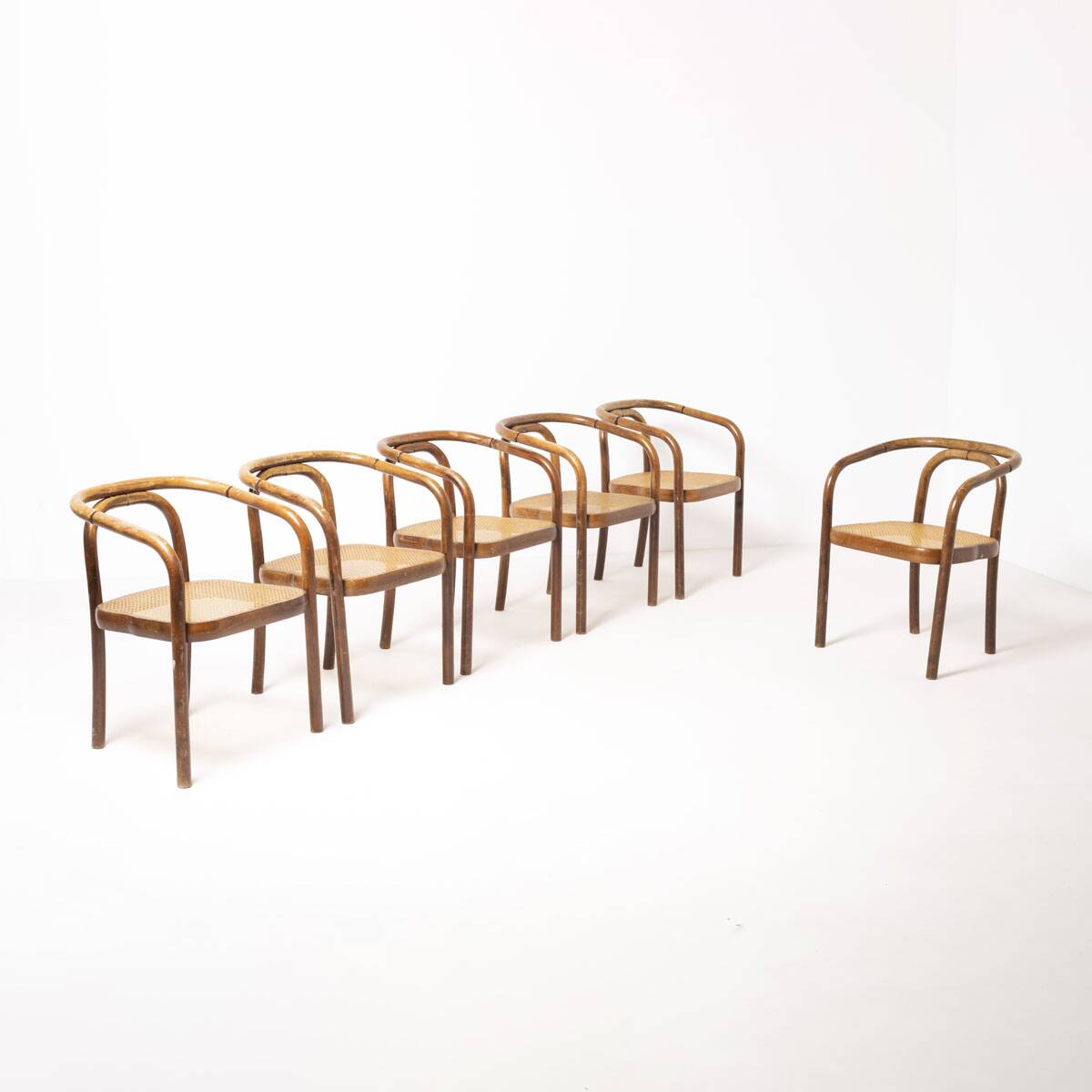 Ensemble de 6 chaises de salle à manger en bois et en rotin synthétique par Antonin Sumen pour Ton.