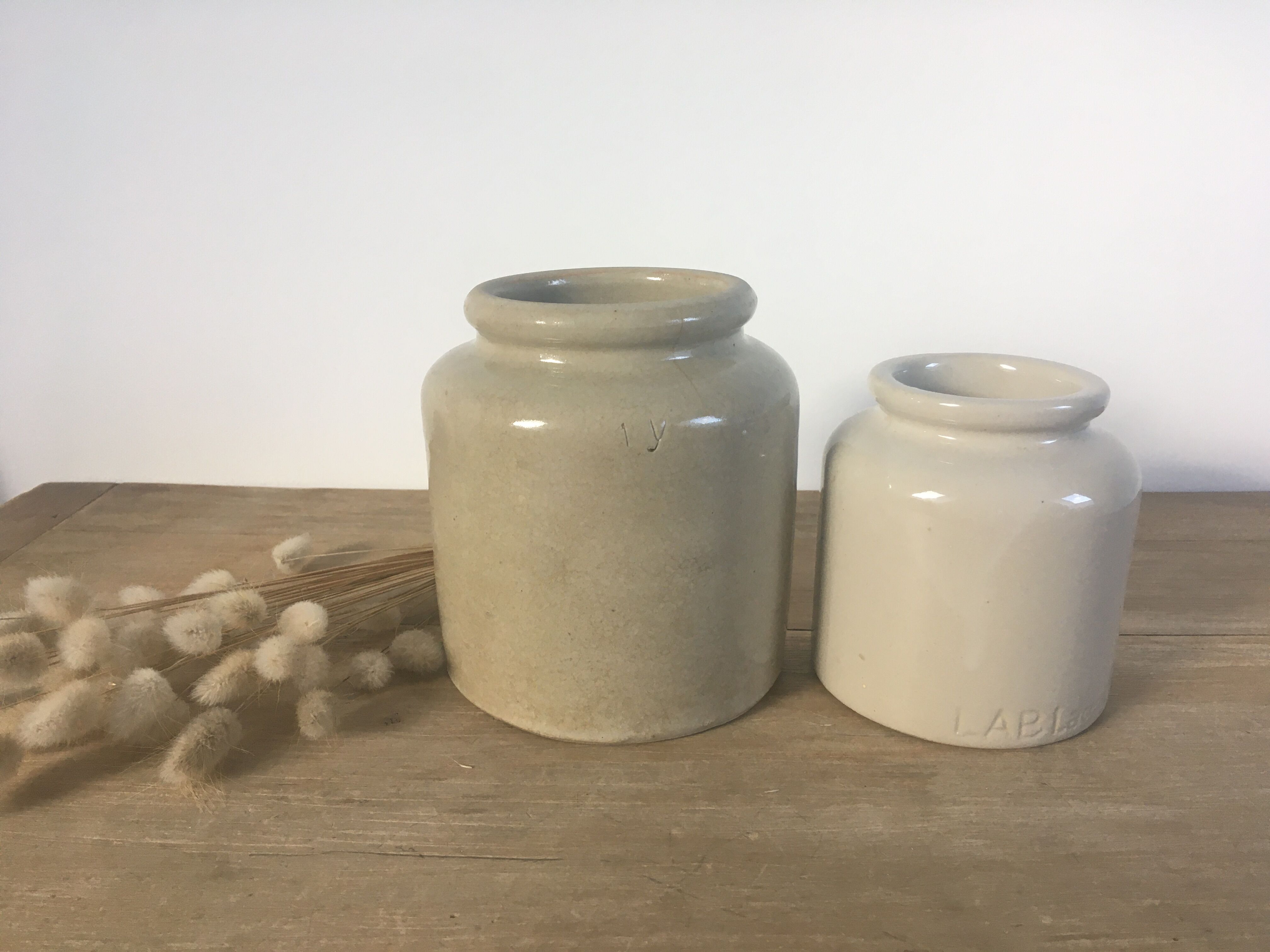 Large beige sandstone mustard pot