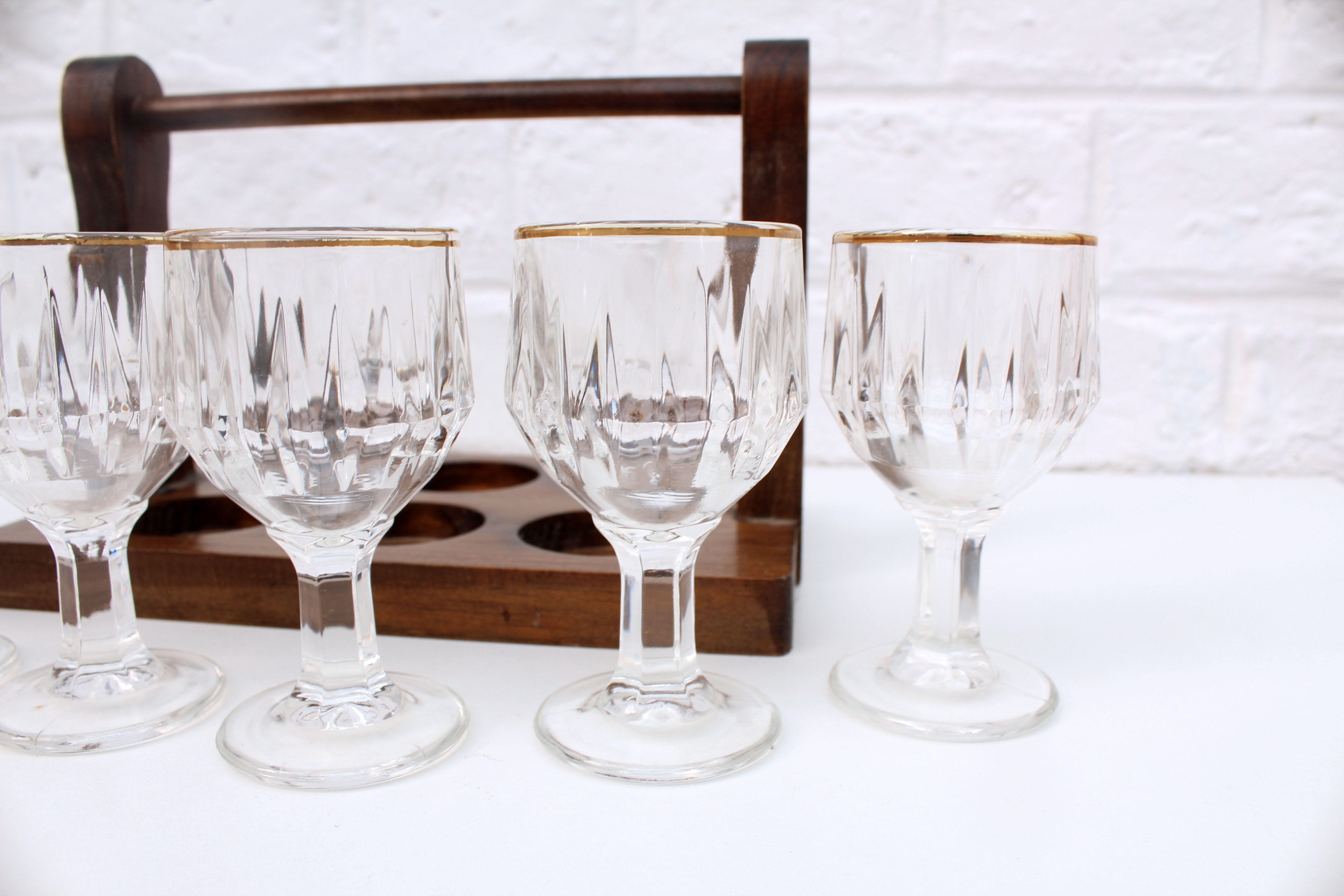 Vintage 6 liquor glasses and wood carrying tray