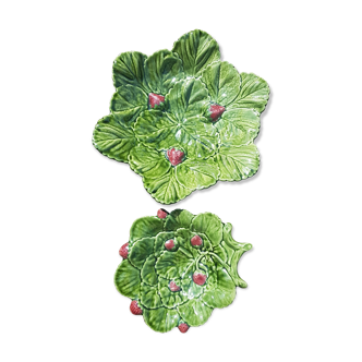Set of two dishes slurry decoration of strawberries.
