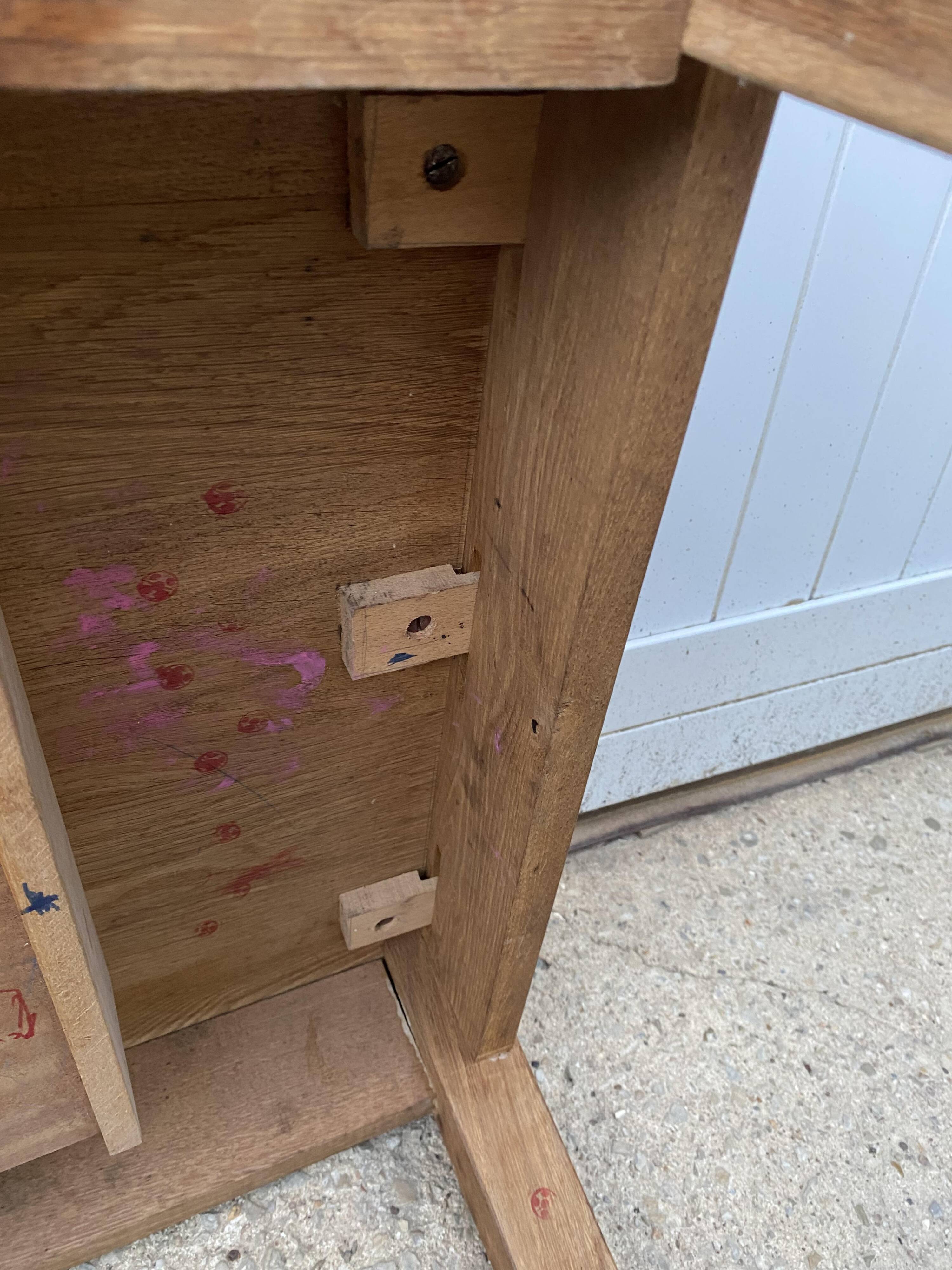 Rustic Farmhouse Coffee Table with 1 Drawer 1950