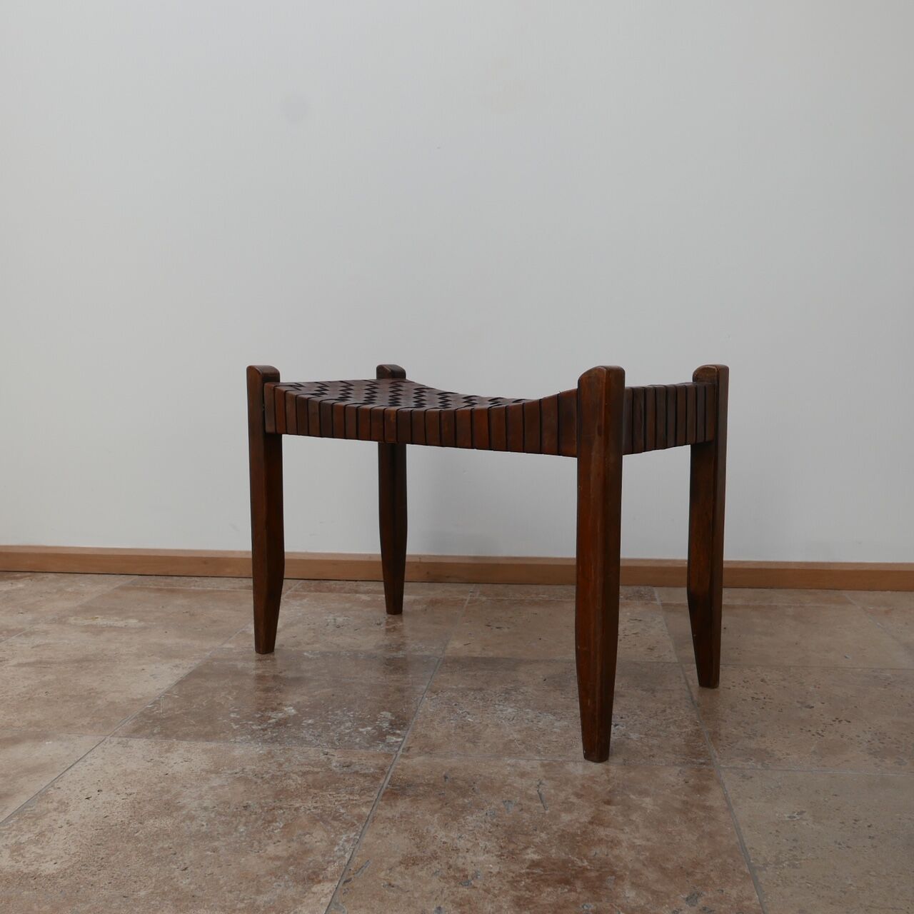 Tabouret en cuir du milieu du siècle