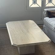 Table basse en travertin
