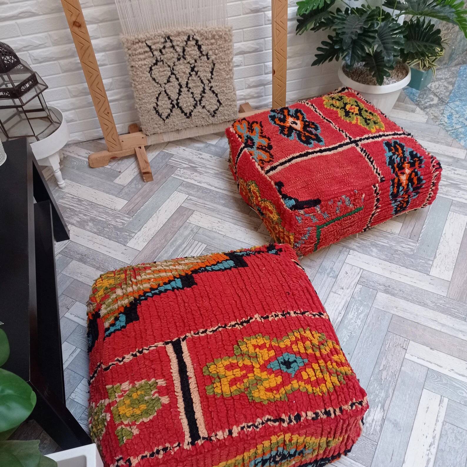 Handmade Berber pouf in wool 60 X 60 X 20 CM