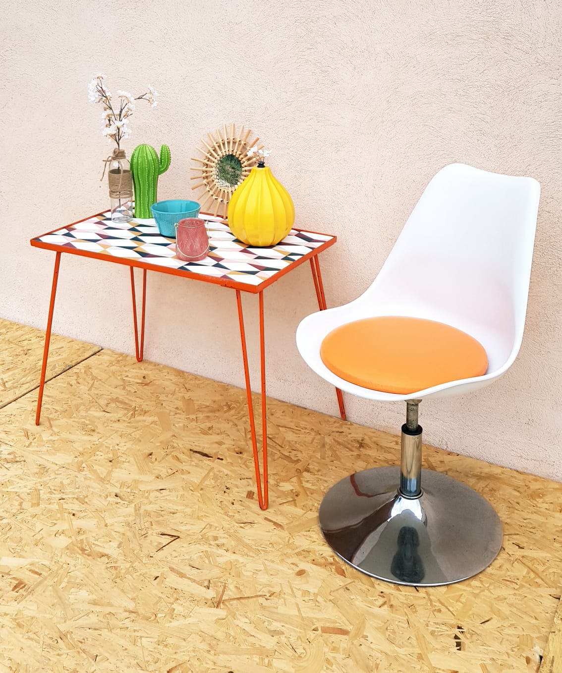 Chaise pivotante vintage pied tulipe orange