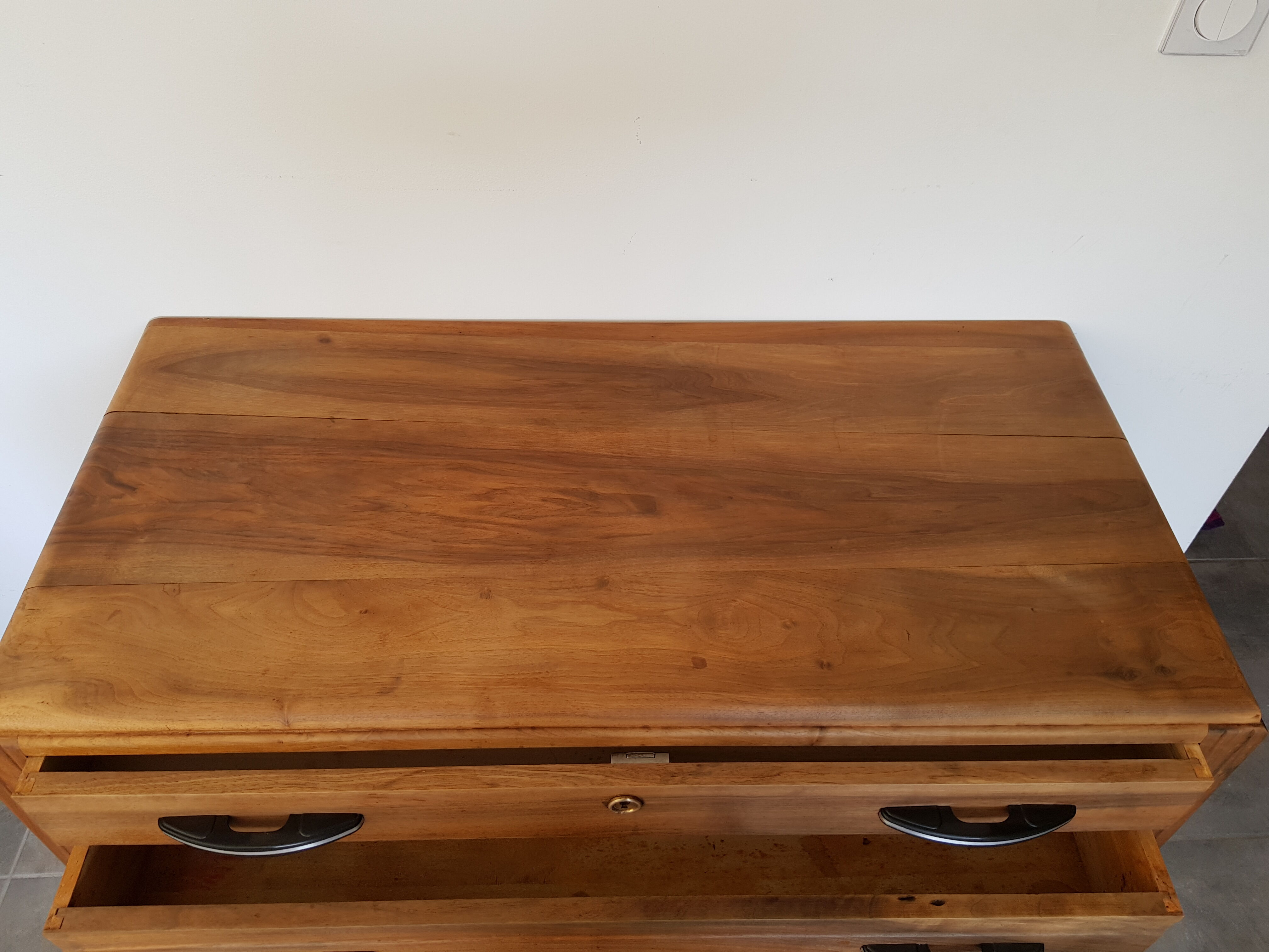 Chest of drawers from the 1950s