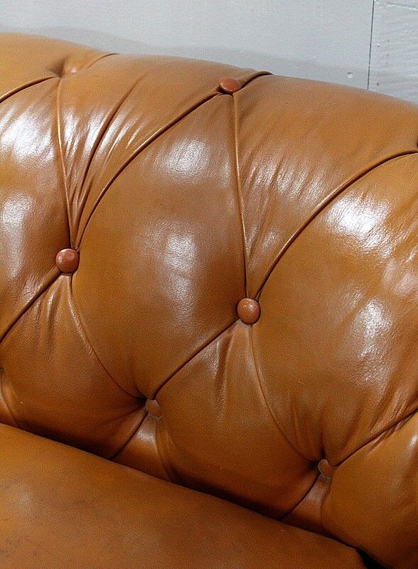 Chesterfield padded leather sofa - late 19th century