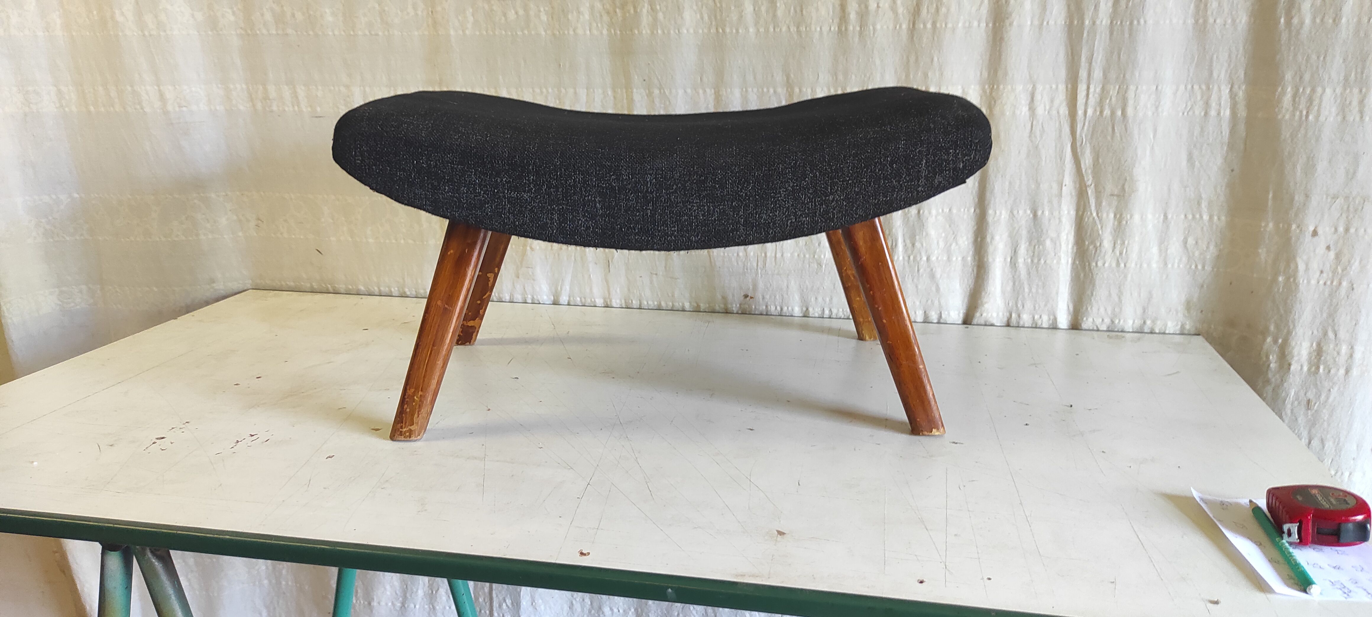 Ottoman modernist in solid wood - 1950s/60s