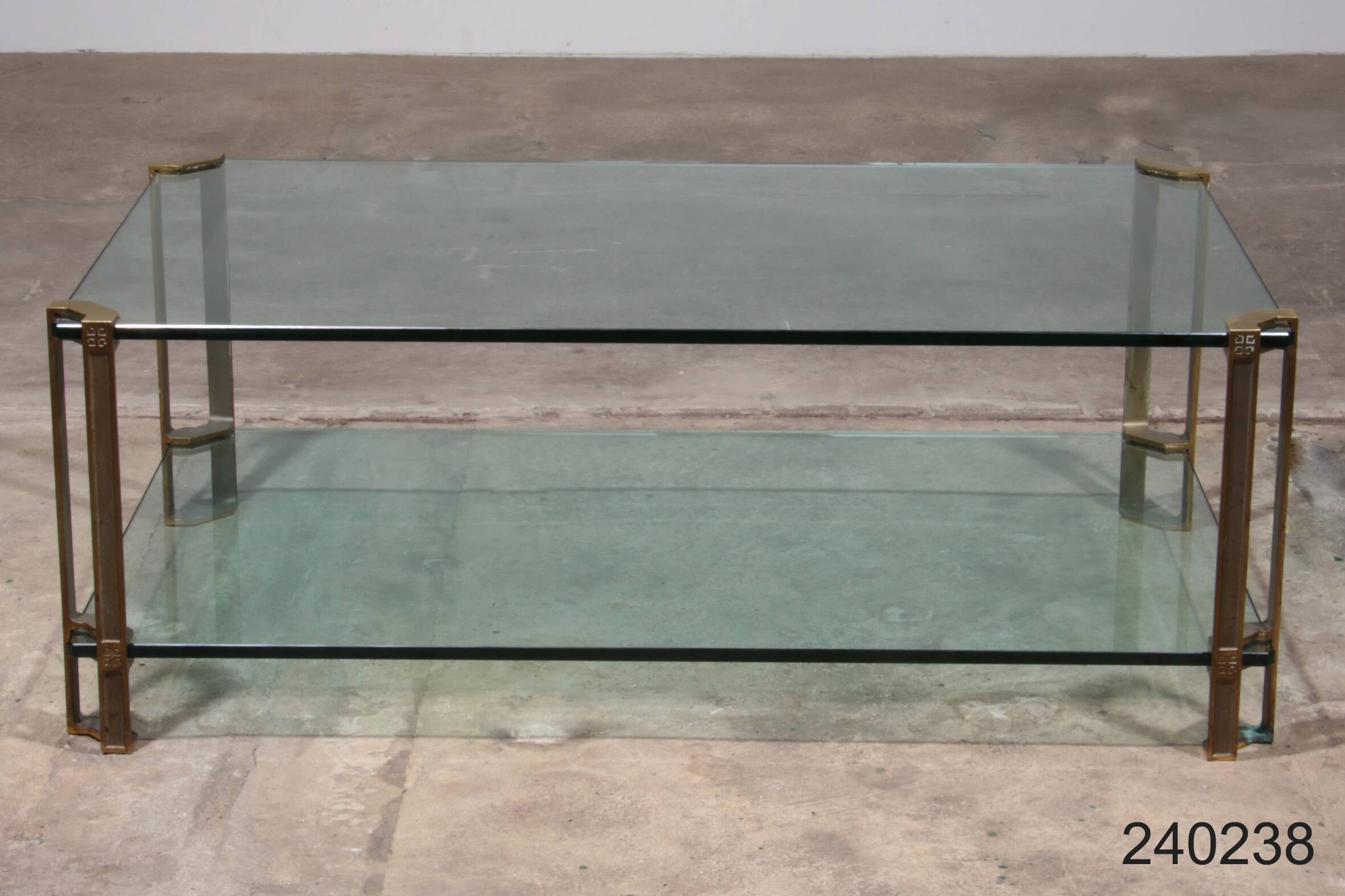 Table basse vintage en verre par Peter Ghyczy, modèle T24