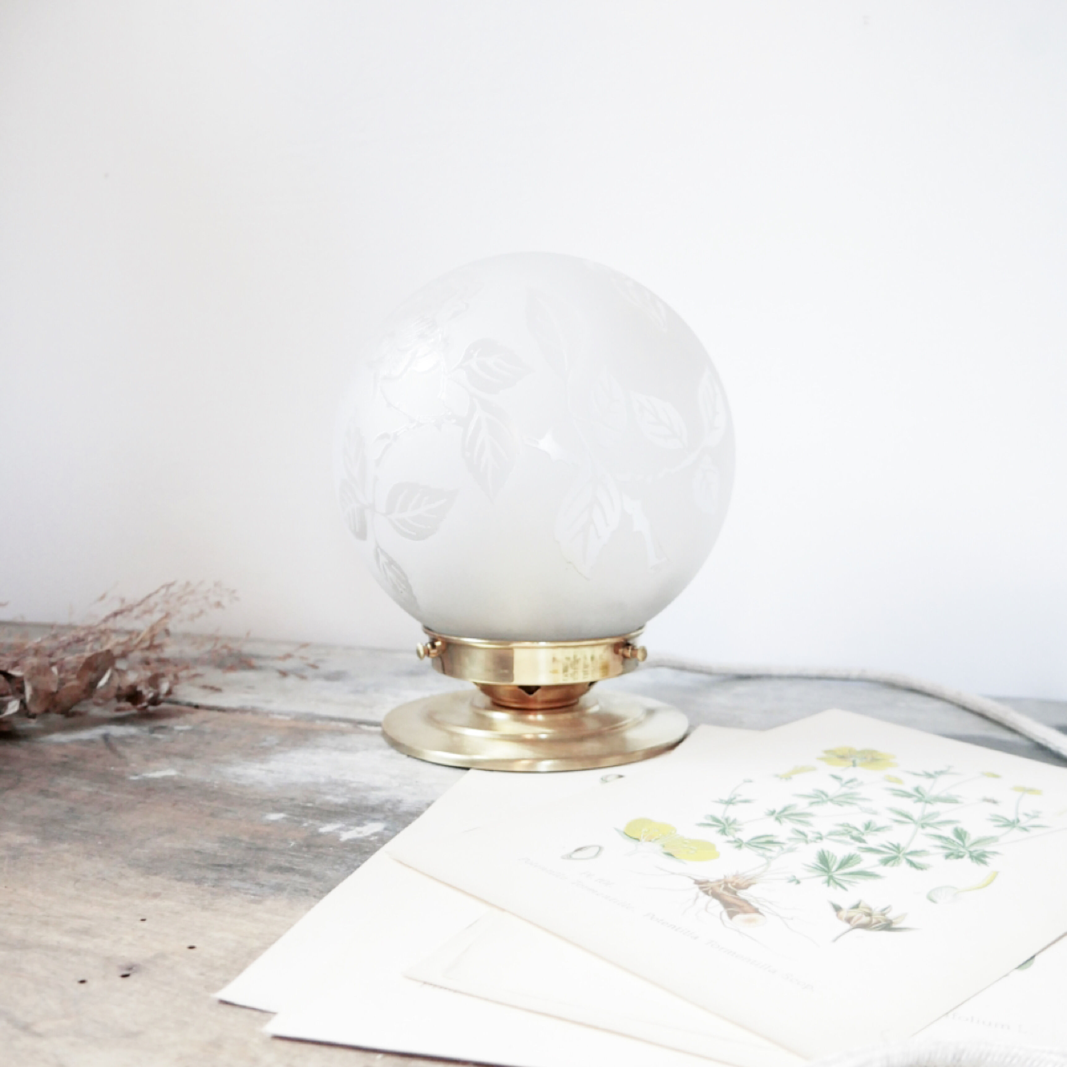 Engraved glass table lamp