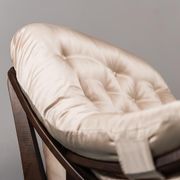 Fauteuil en tissu beige 70s vintage moderne