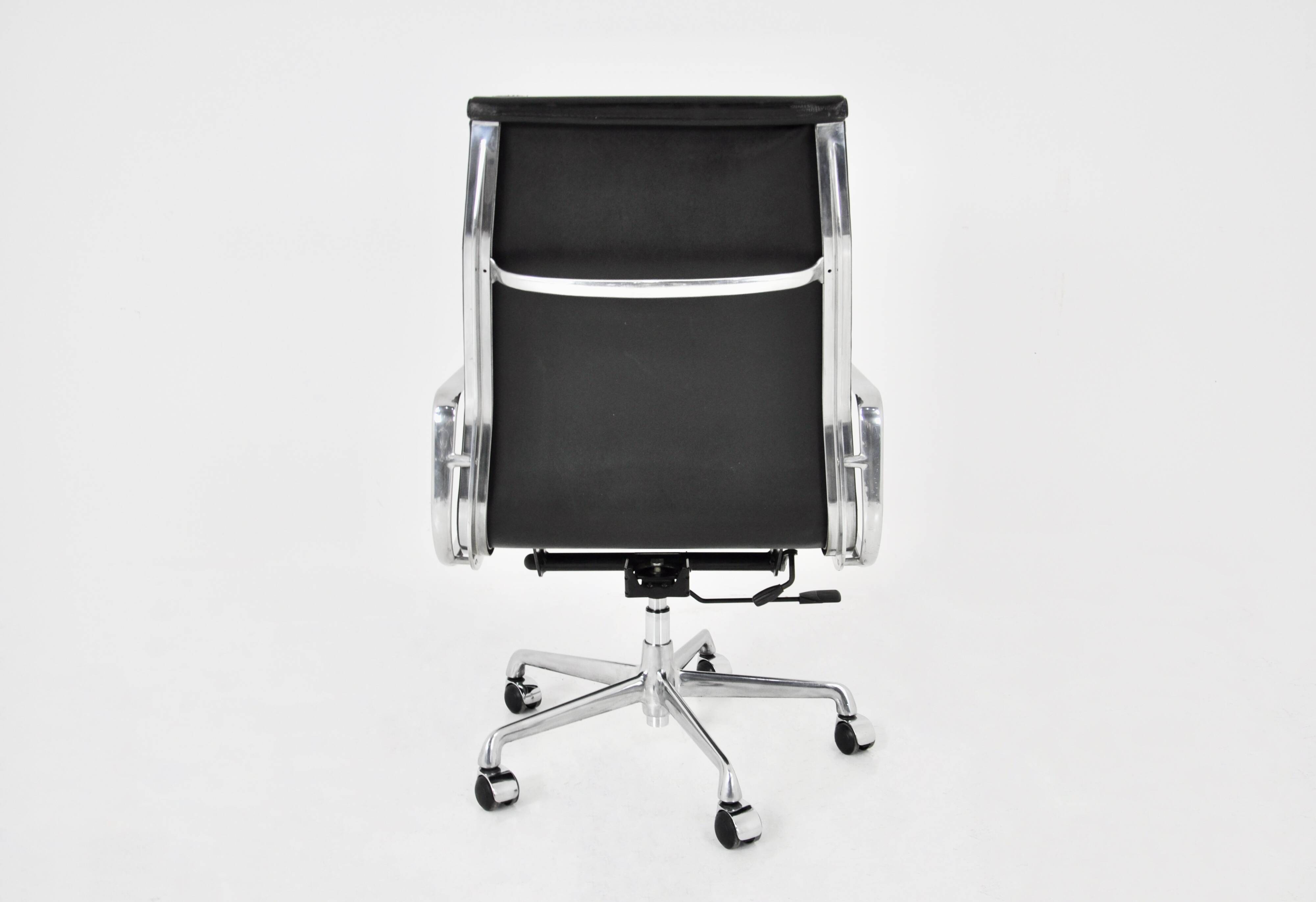Ea 216 Soft Pad office chair by Charles & Ray Eames for ICF, 1970s