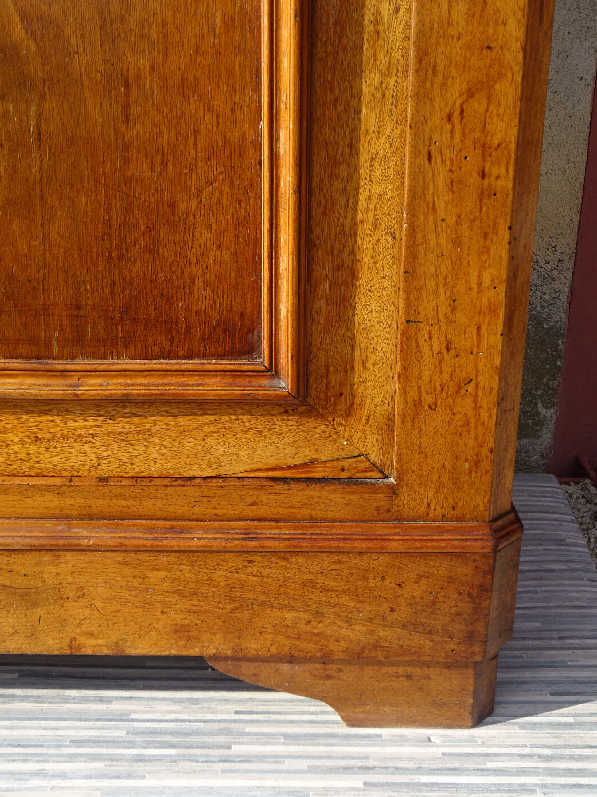 Louis-Philippe sideboard, late nineteenth, walnut