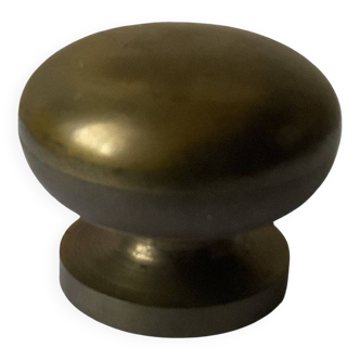Poignée en laiton vintage – Élégance intemporelle