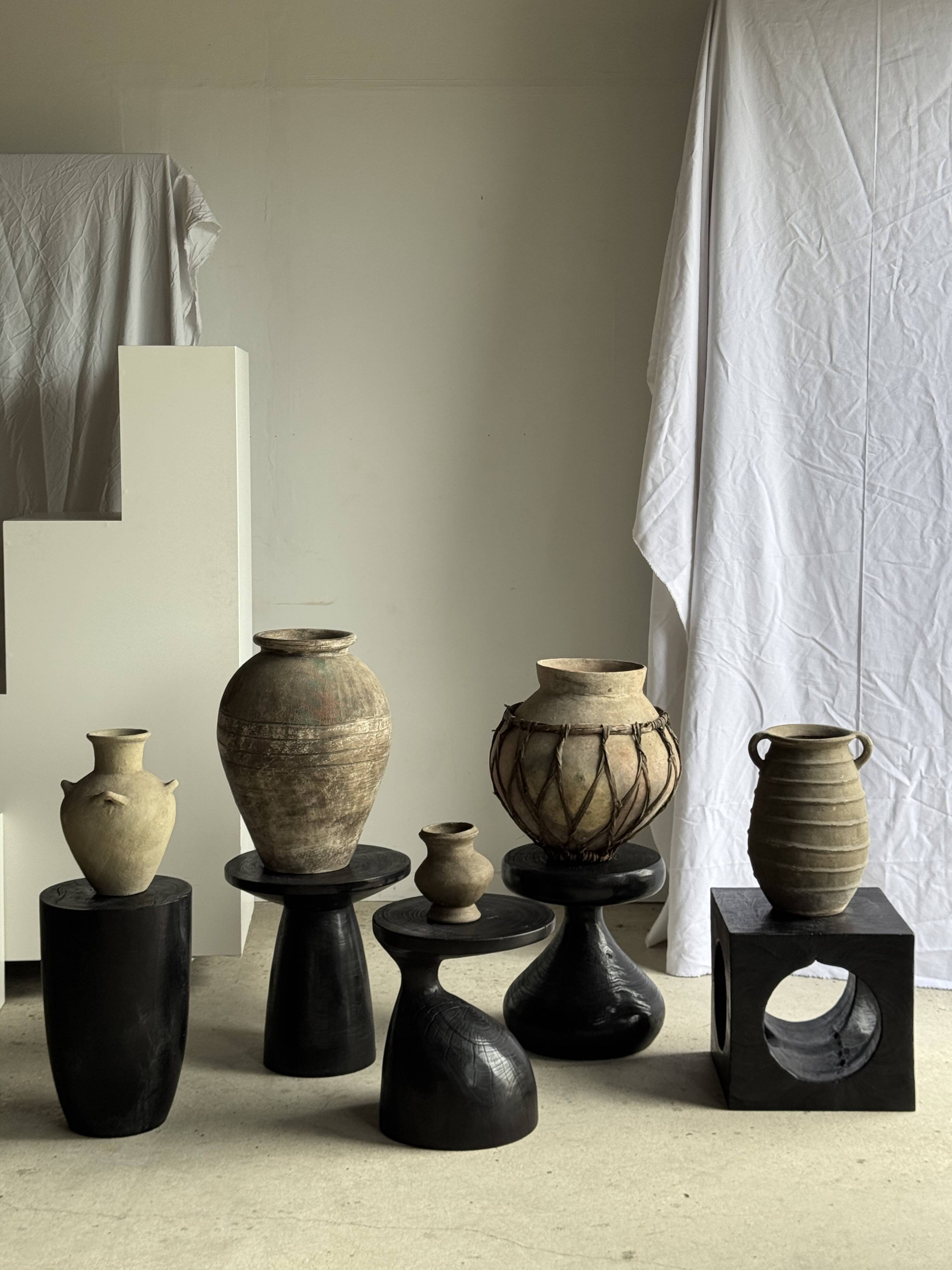 Pawn Black - Stool, side table, end table in solid mango wood.