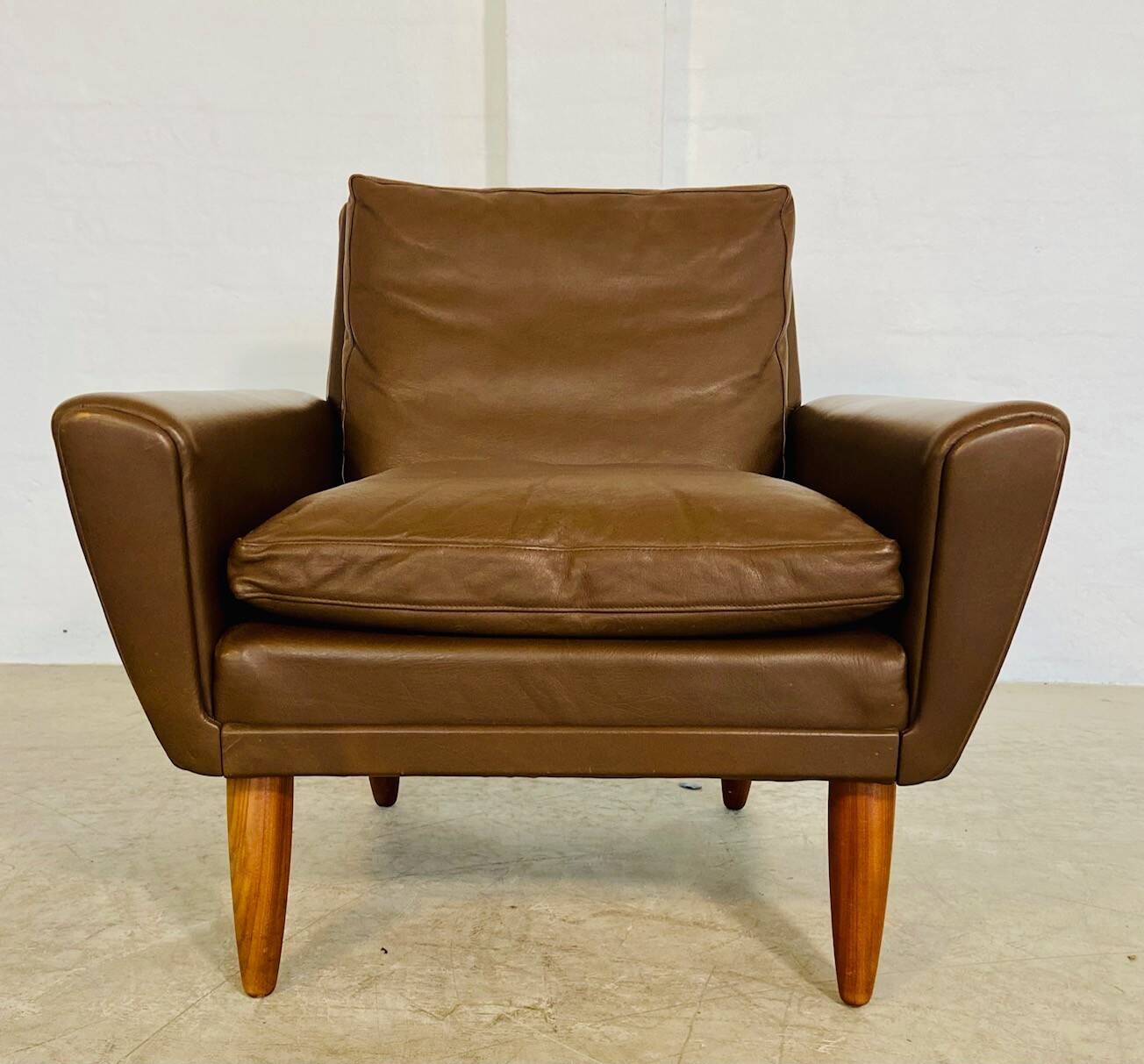 Vintage retro Danish mid-century G. Thams club chair in brown leather 60s