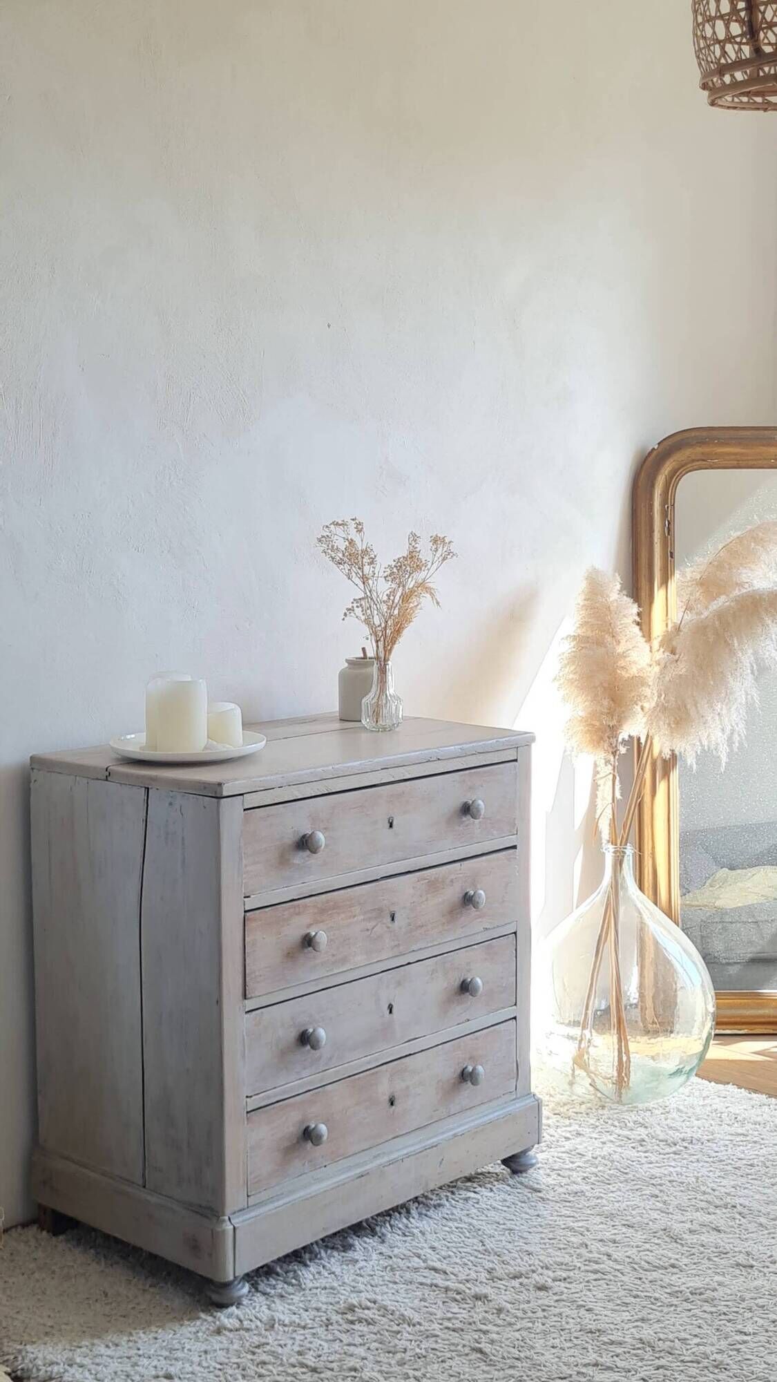 Antique English-style commode