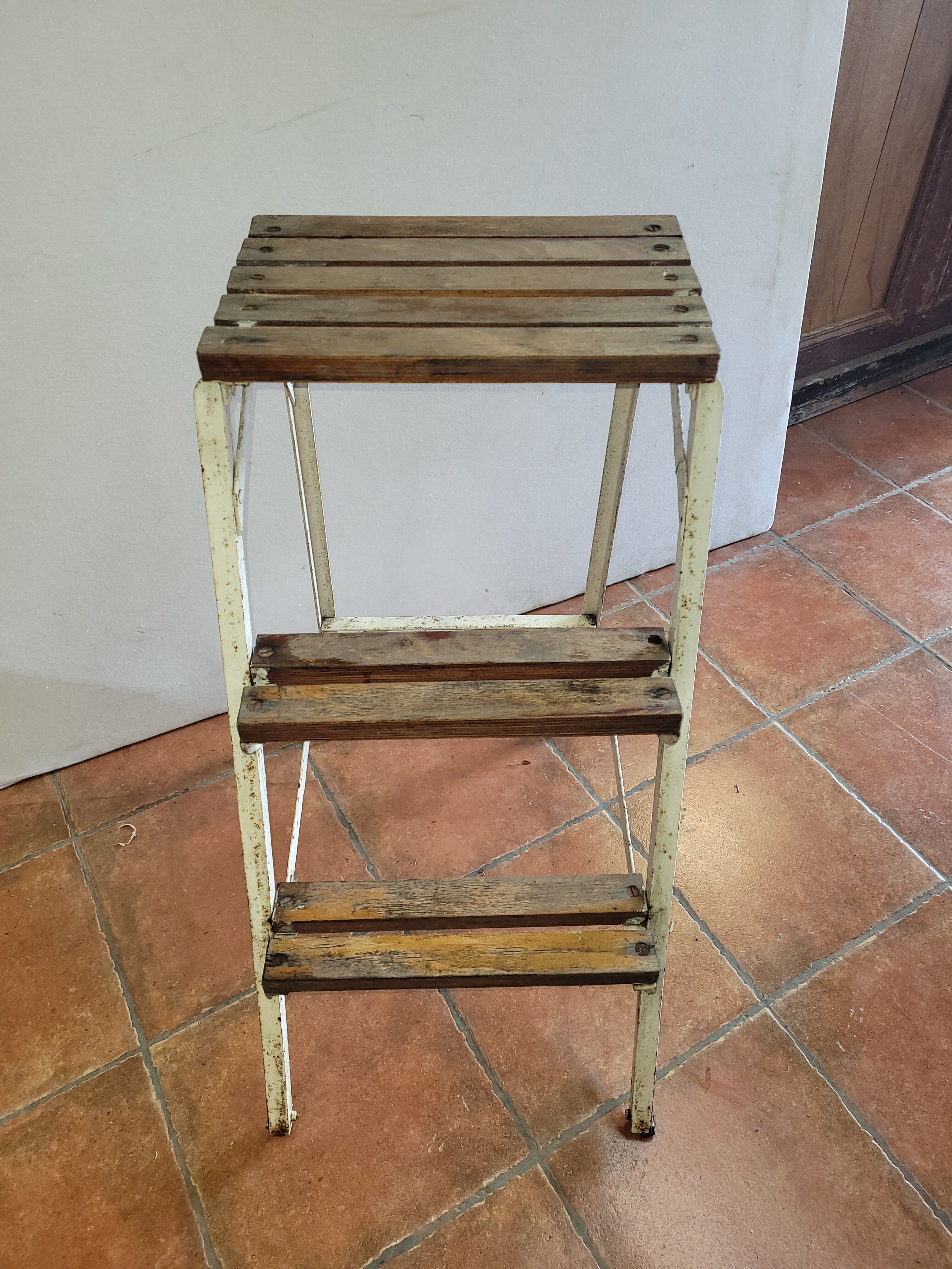 Riveted stepladder 3 steps