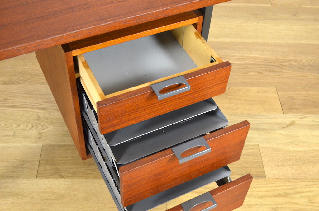 Minimalist office of Herbert Hirche Holzapfel Edition 1960