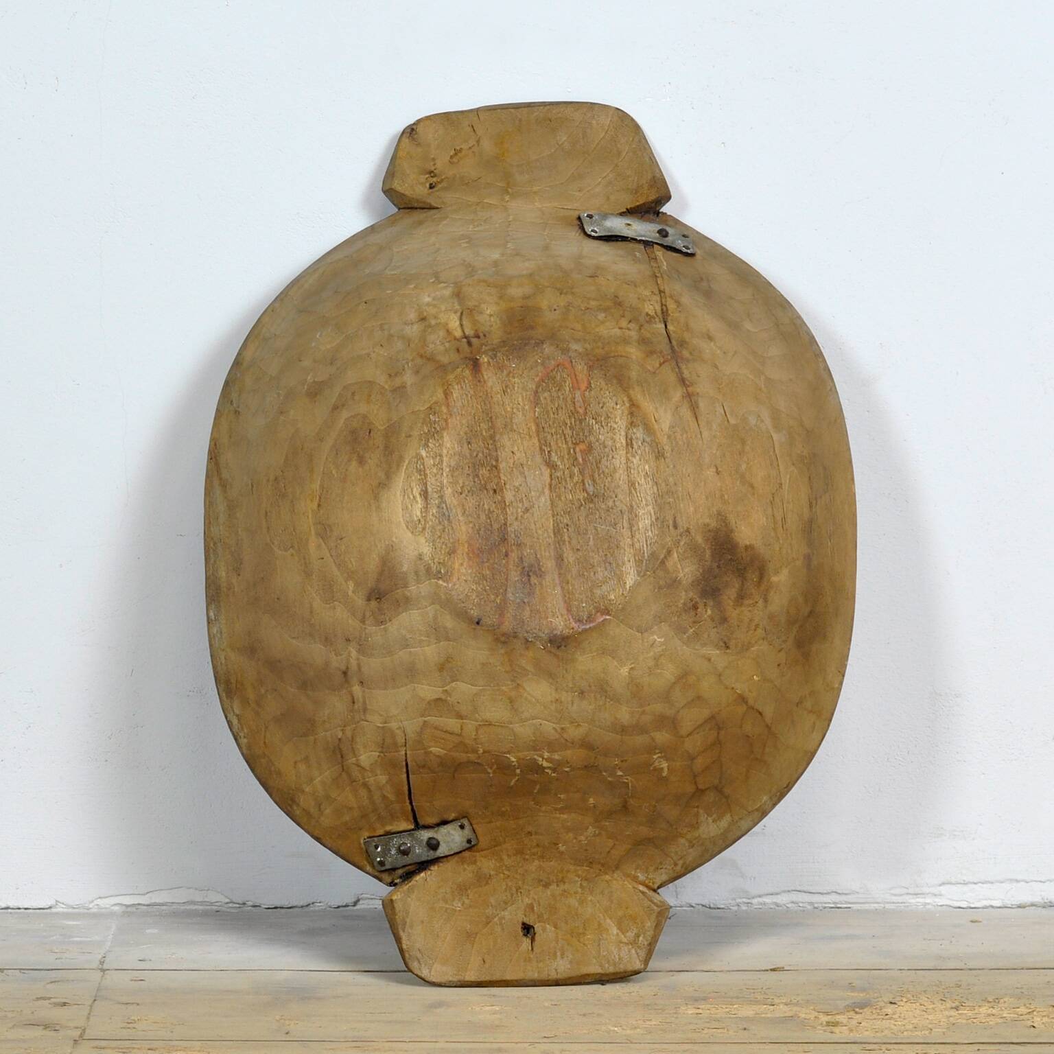 Bol à pâte hongrois sculpté à la main, vers 1900