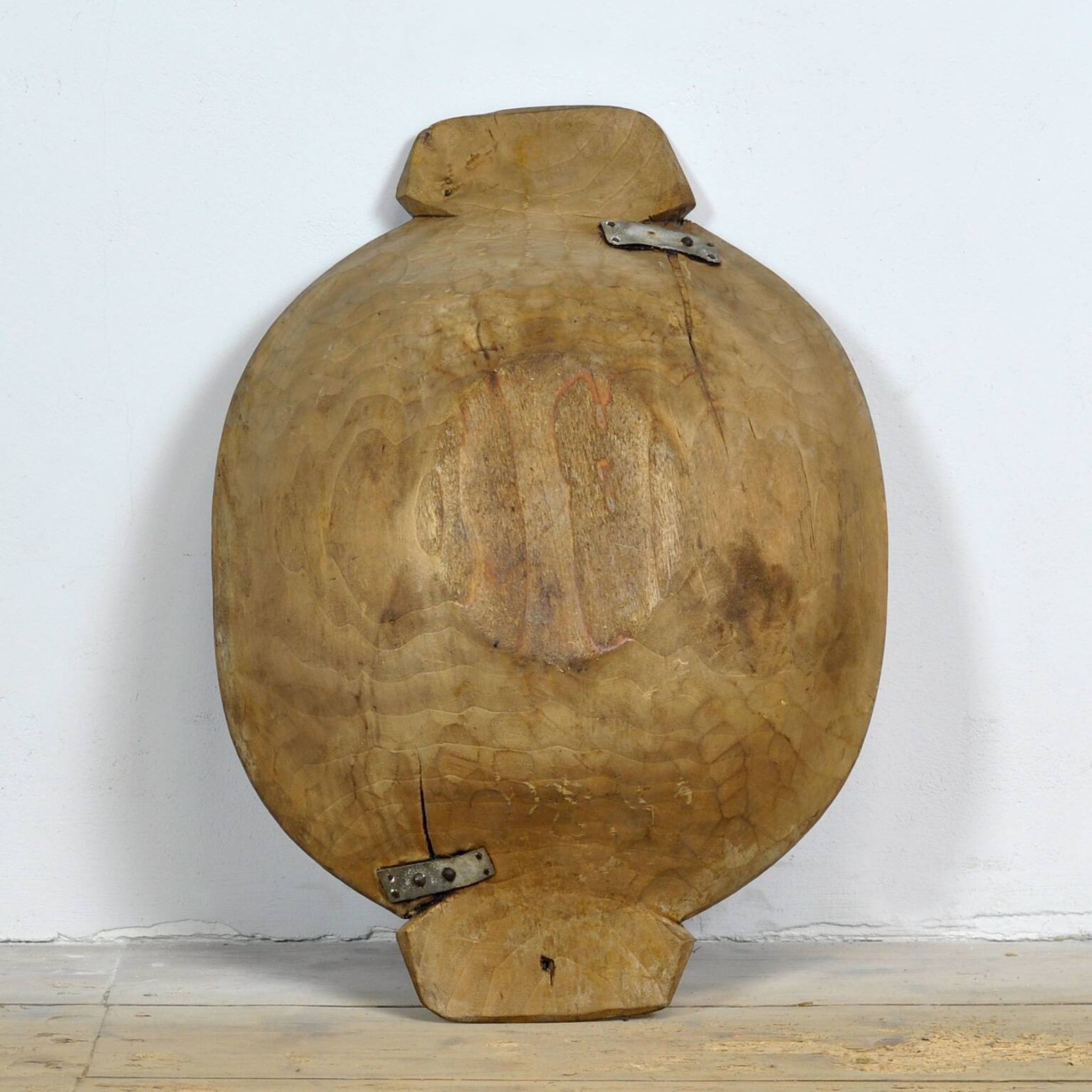 Bol à pâte hongrois sculpté à la main, vers 1900