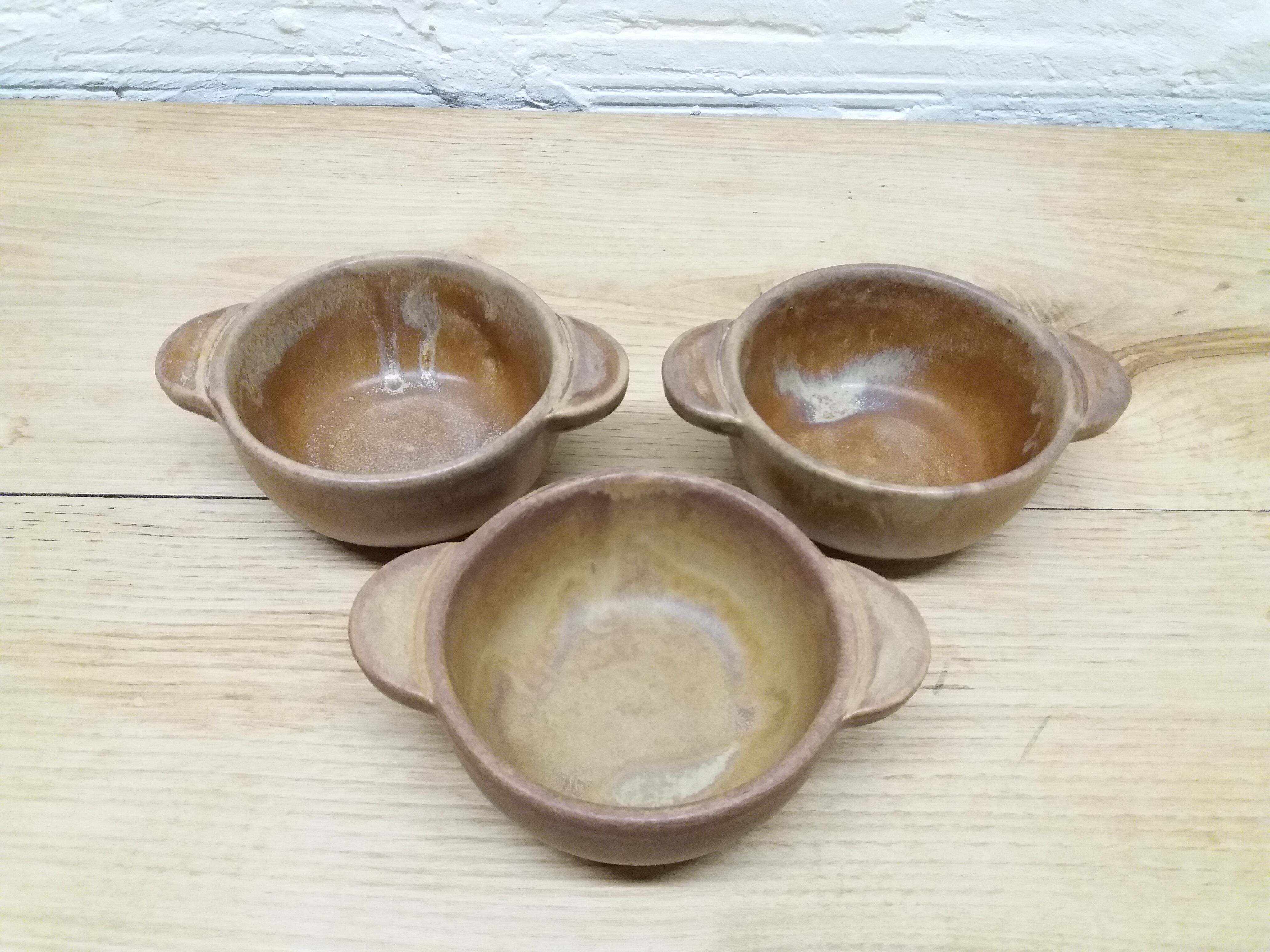 Set 3 bowls in raw sandstone