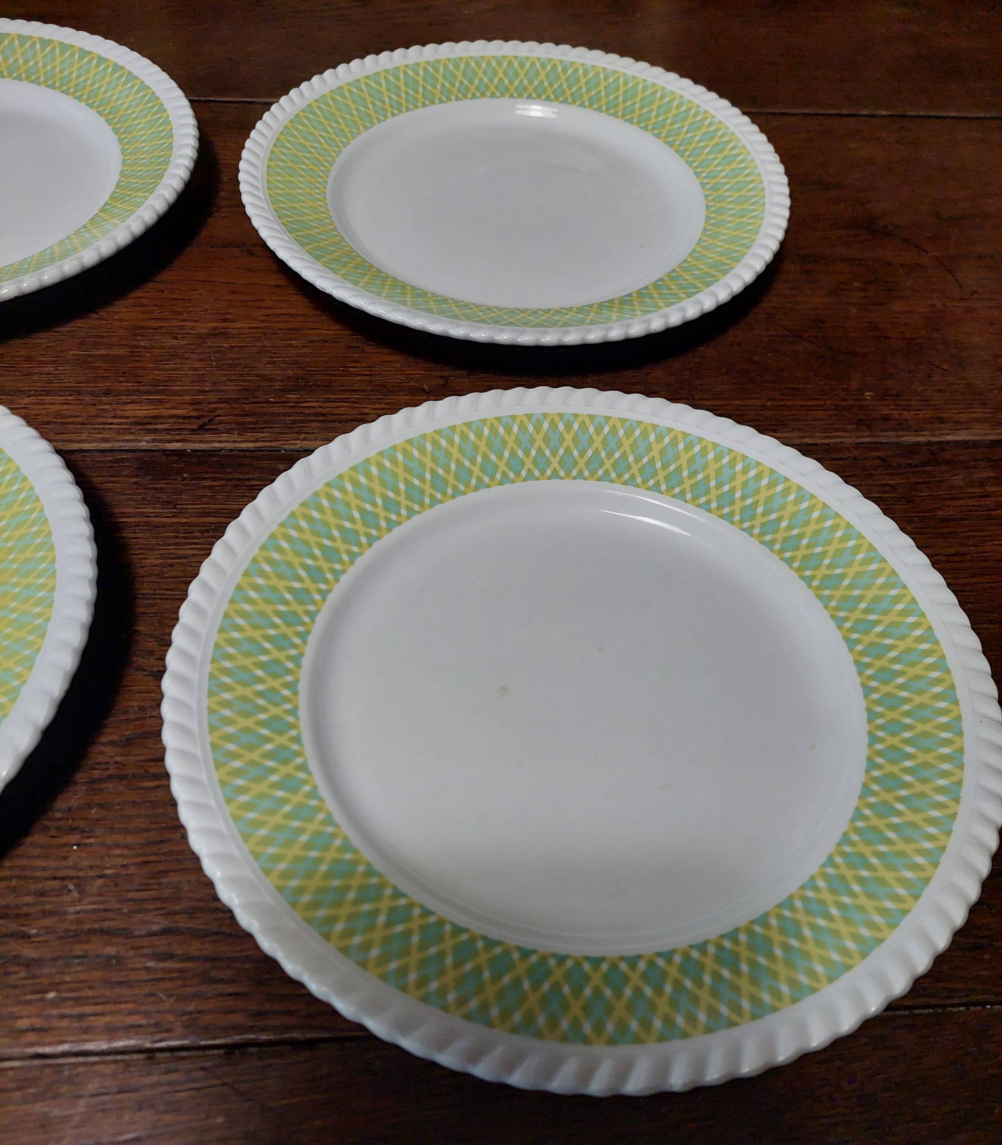 Set of six flat plates in Badonviller ironstone earthenware, Am model