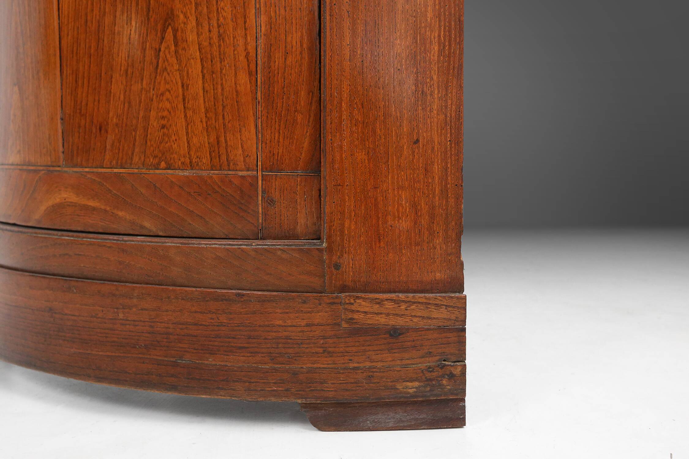 Meuble d'angle antique français avec façade en bois, ca. 1850