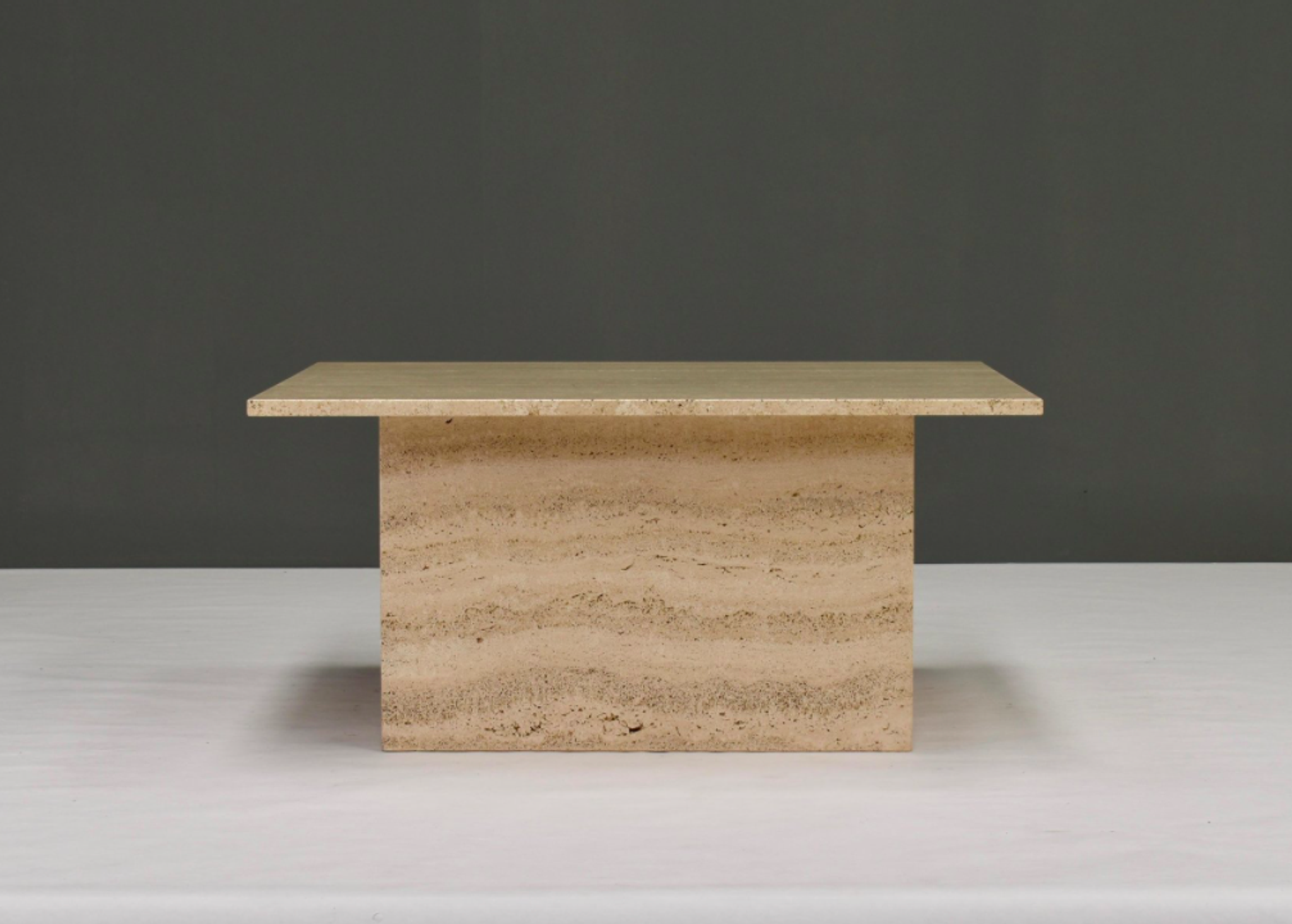 Table basse carrée en travertin, Italie 1970