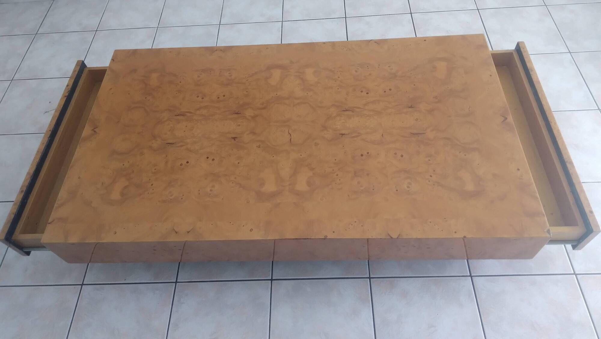 Table basse bois de loupe Jean Claude Mahey Roche Bobois
