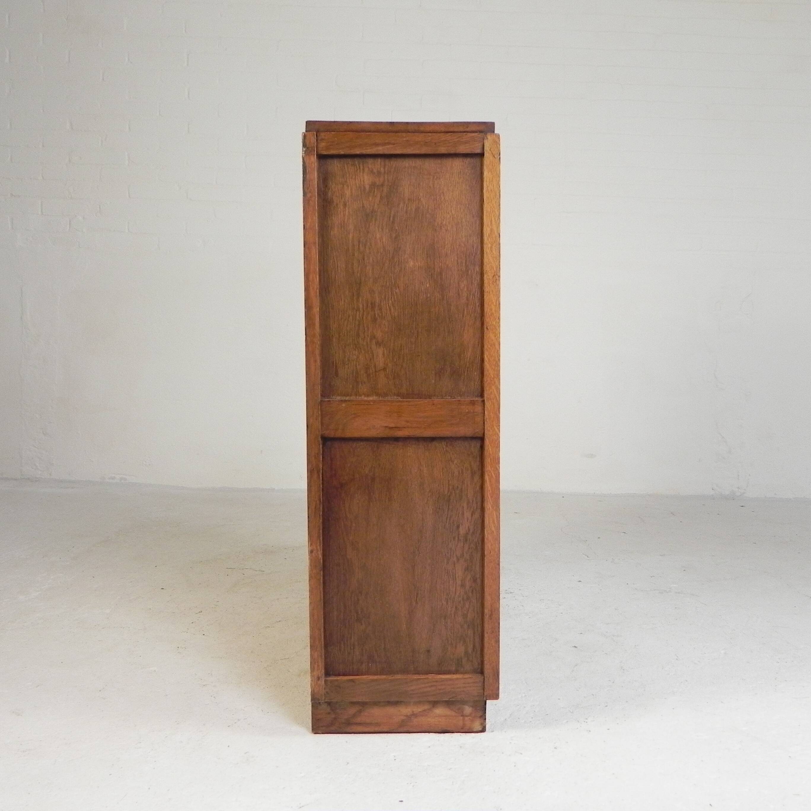 Petit meuble vitrine avec 2 portes, années 1930