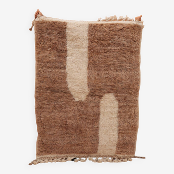 Berber beni ouarain rug dark beige and modern white