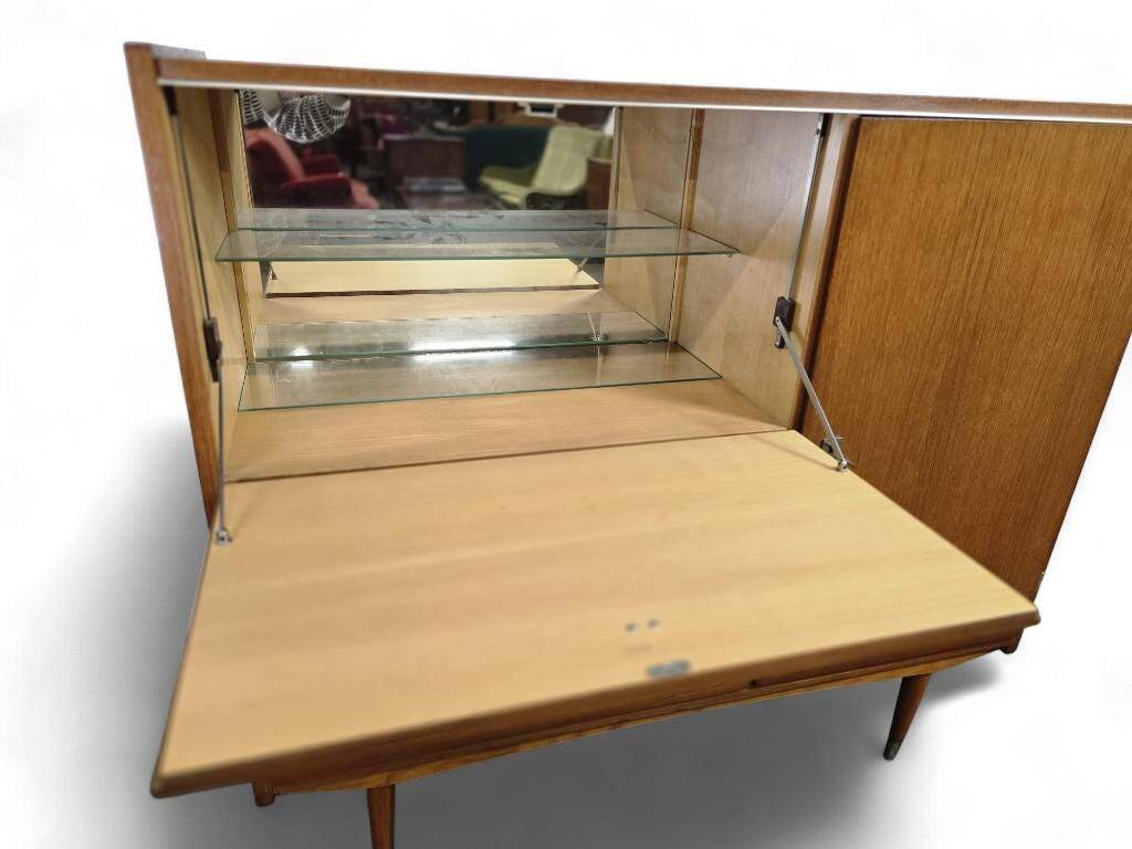 Vitrine/buffet/meuble bar vintage en bois